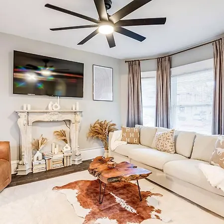 Upscale Home Near Downtown Cle, R&R Hof, Beach, Arena